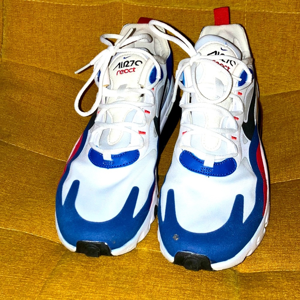 Mint Condition Nike Air 270 React